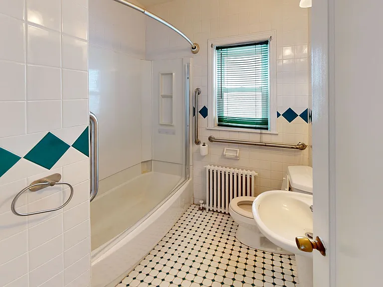 1 Dresden Ct — Photo 13