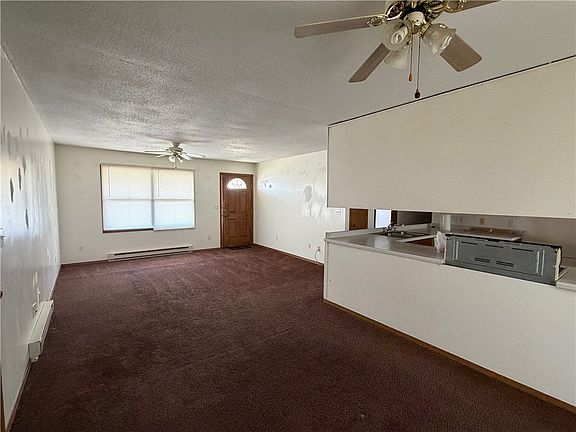 3rd image of 202 W Jaycee Ave