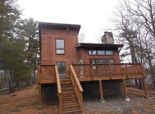 358 Wild Acres Dr, Dingmans Ferry, PA 18328
