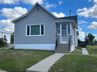 108 S 12th St, Marshalltown, IA 50158