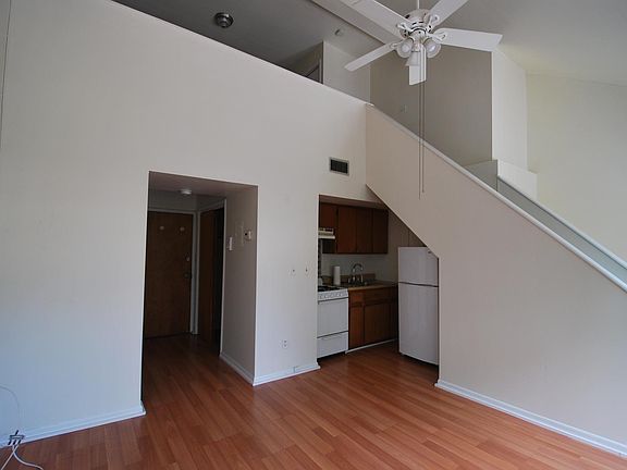 5th image of 240 Main St APT 9