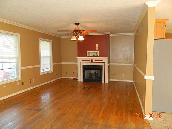 4th image of 204 Bridgeside Dr