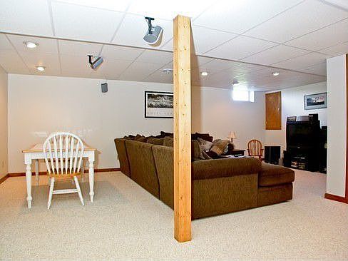 1st image of 210 Pine Needle Dr