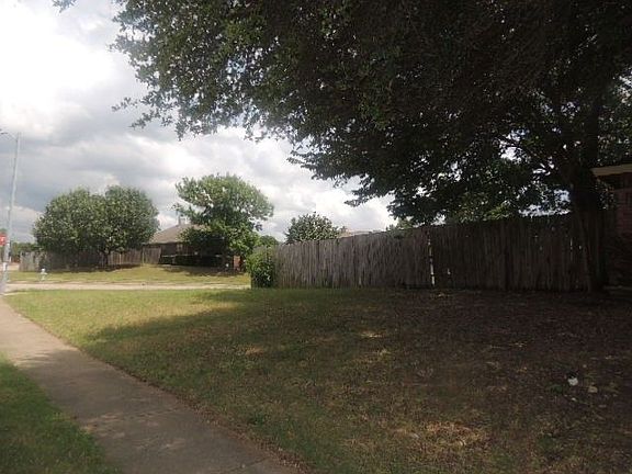2nd image of 455 Weaver St