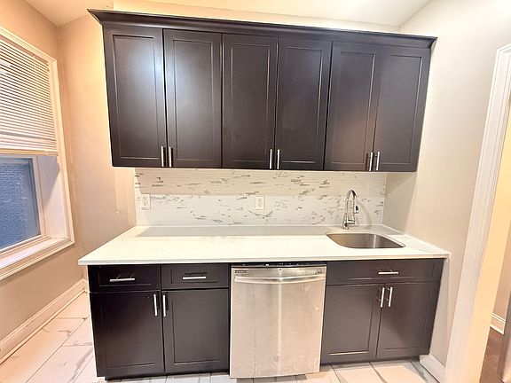 3rd image of 156 Bergen Ave #43E