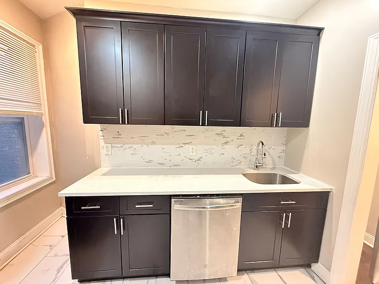 156 Bergen Ave #43E — Photo 3