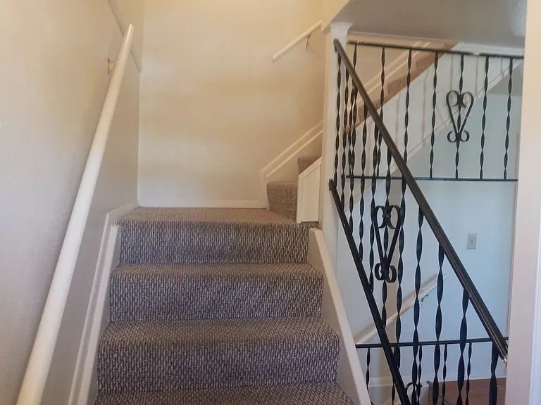 390 S Wagon Wheel Dr #B — Photo 14
