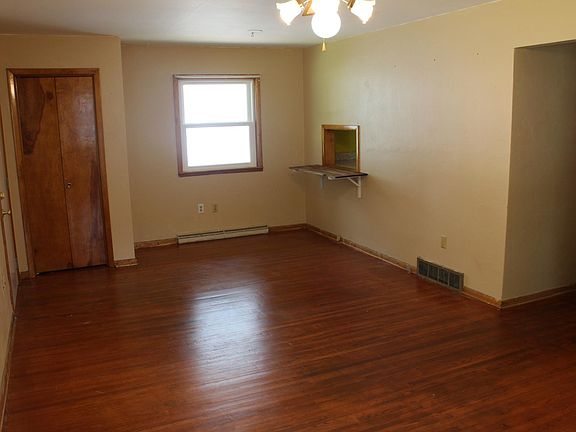 2nd image of 114 Fairfax St