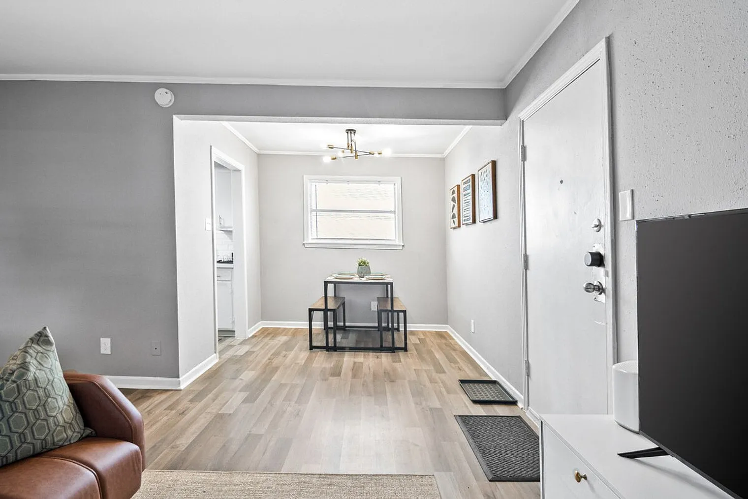 1 bed, 1.0 bath, $2,460 — Photo 1