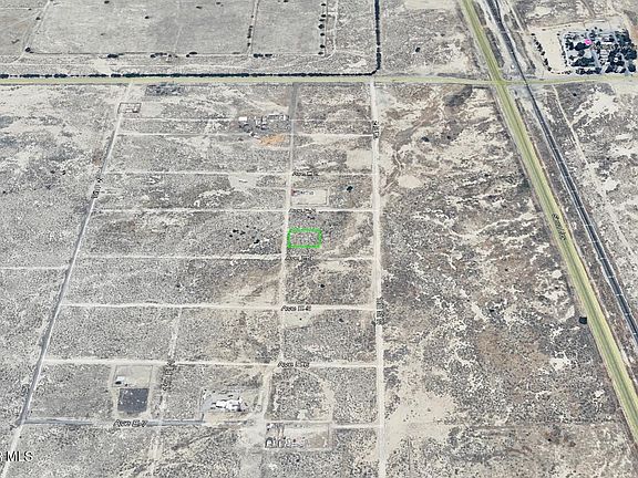 2nd image of 1100 W Avenue E 4