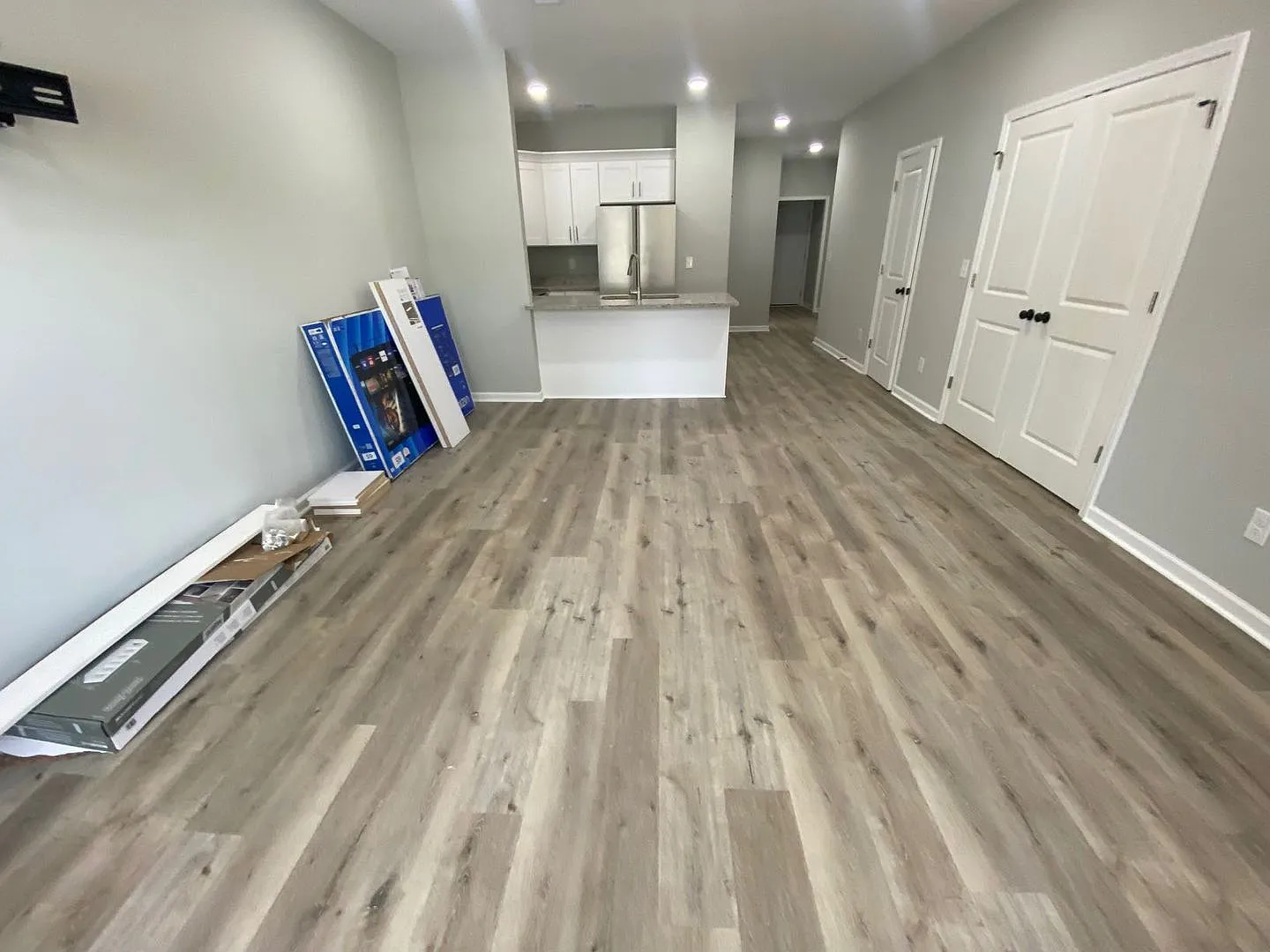 Pre-Leasing Unit A For Early August 2027 Move In! 3 Bed/ 3.5 Bath. — Photo 4