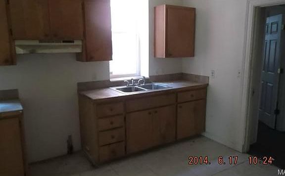 3rd image of 3435 Louisiana Ave