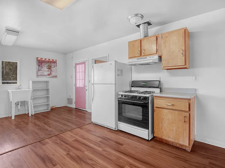 1476 Bardsdale Ave — Photo 24
