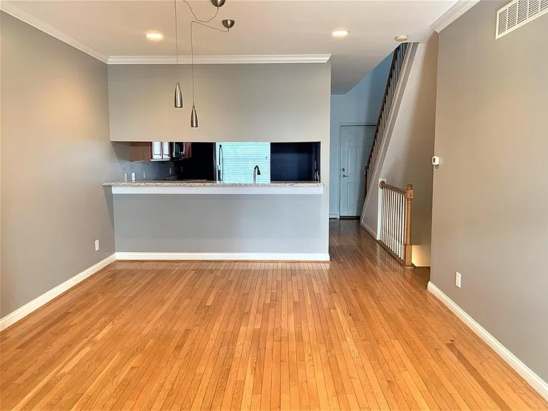 2550 Cleinview Ave — Photo 5