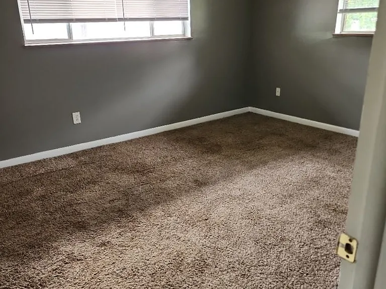 Holston Apartments — Photo 10