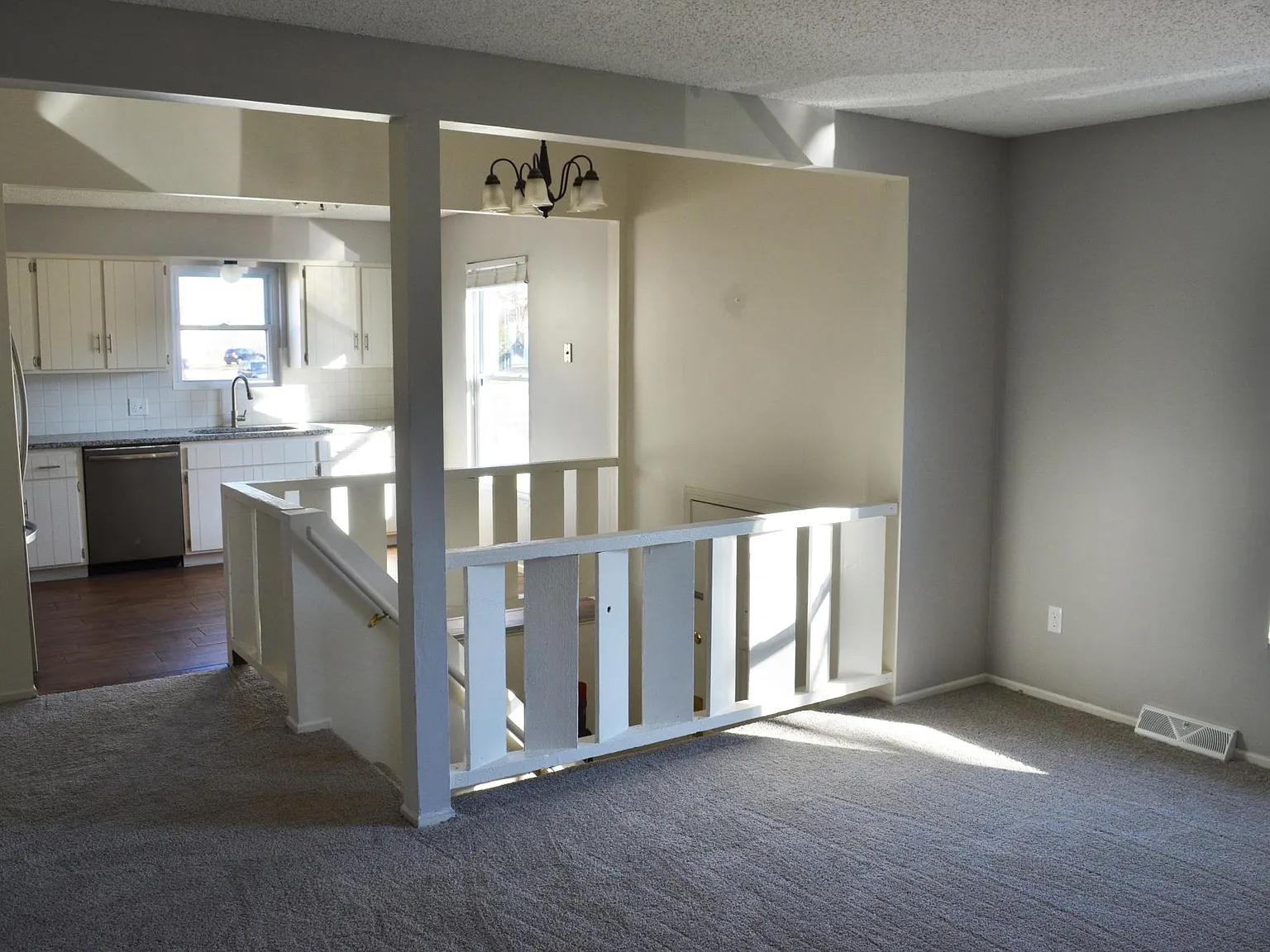 3 bed, 1342 sqft, $1,675 — Photo 3