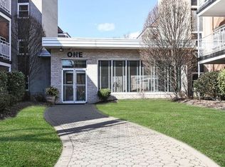 1 Wooleys Ln APT 1N, Great Neck, NY 11023