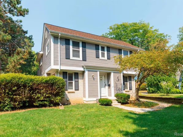 2960 Whittier Ct, Ann Arbor, MI 48104