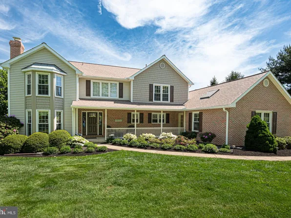 10 N Iroquois Ln, Chester Springs, PA 19425