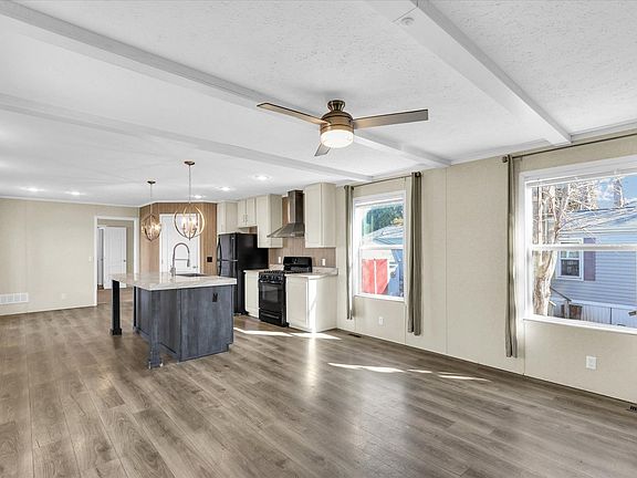 2nd image of 1205 Wedgewood Dr