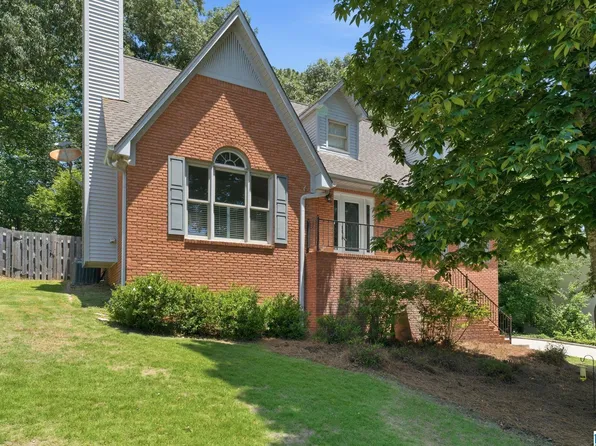 1769 Russet Woods Ln, Birmingham, AL 35244