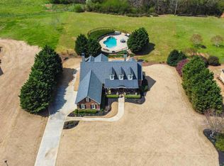 111 N Fork Dr, Pendergrass, GA 30567