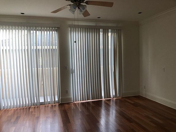 5th image of 10503 Moorpark St APT 2