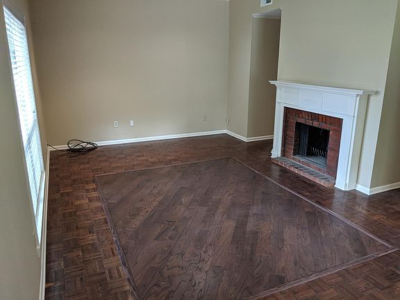 2nd image of 400 Forbes St #3