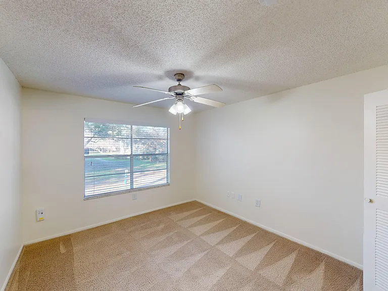 Lakewood Place — Photo 43