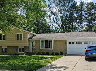 5461 Berwyck Dr, Troy, MI