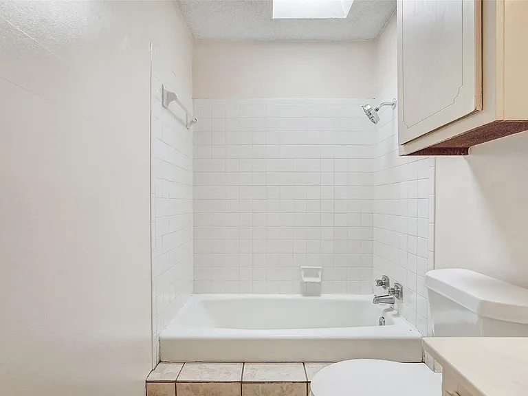 8704 Clearbrook Trl #A — Photo 25