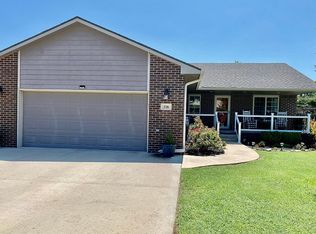226 N Henderson St, Cunningham, KS 67035