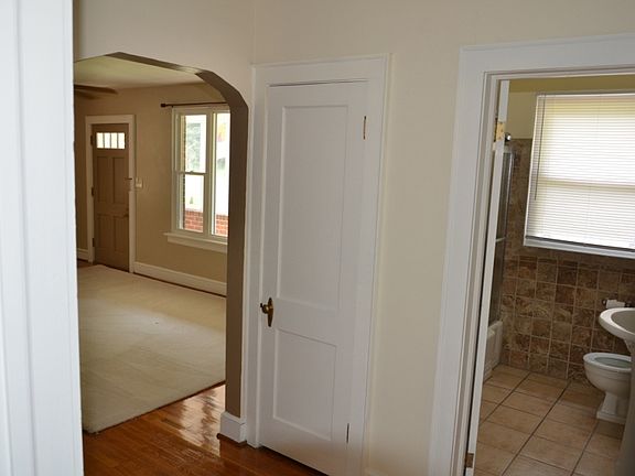 4th image of 733 Illinois Ave