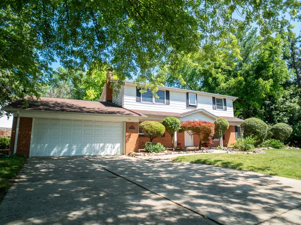4389 Westover Dr, West Bloomfield, MI 48323