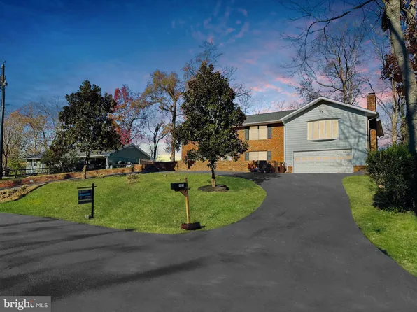 828 Spring Valley Dr, Fredericksburg, VA 22405