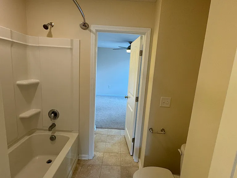925 Lemster Ln — Photo 42