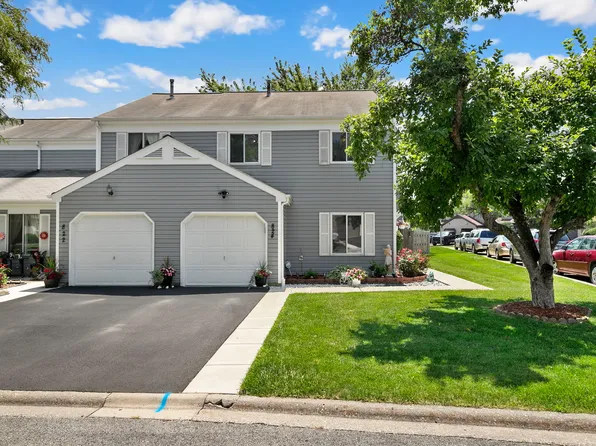 824 Minnesota Cir, Carol Stream, IL 60188