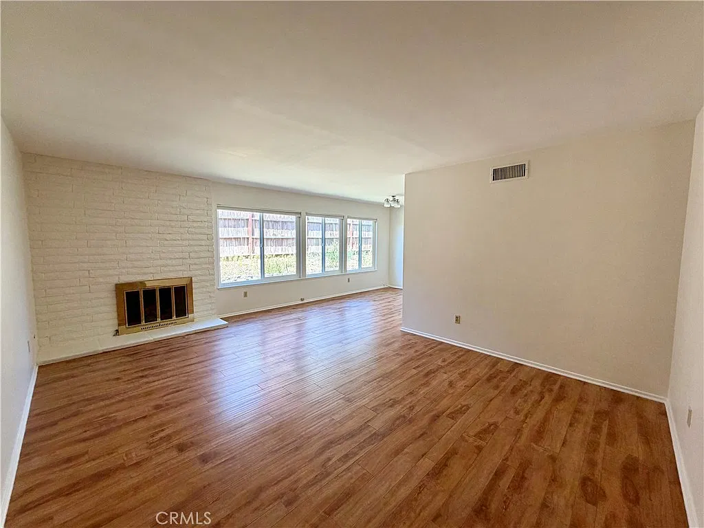4 bed, 1597 sqft, $3,300 — Photo 2