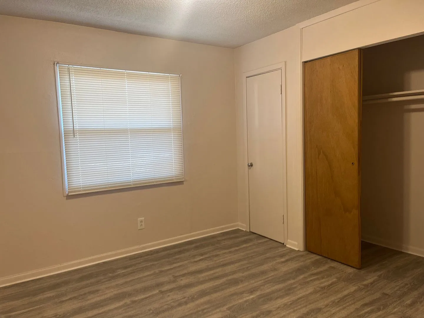 Stogsdill-1400 — Photo 3