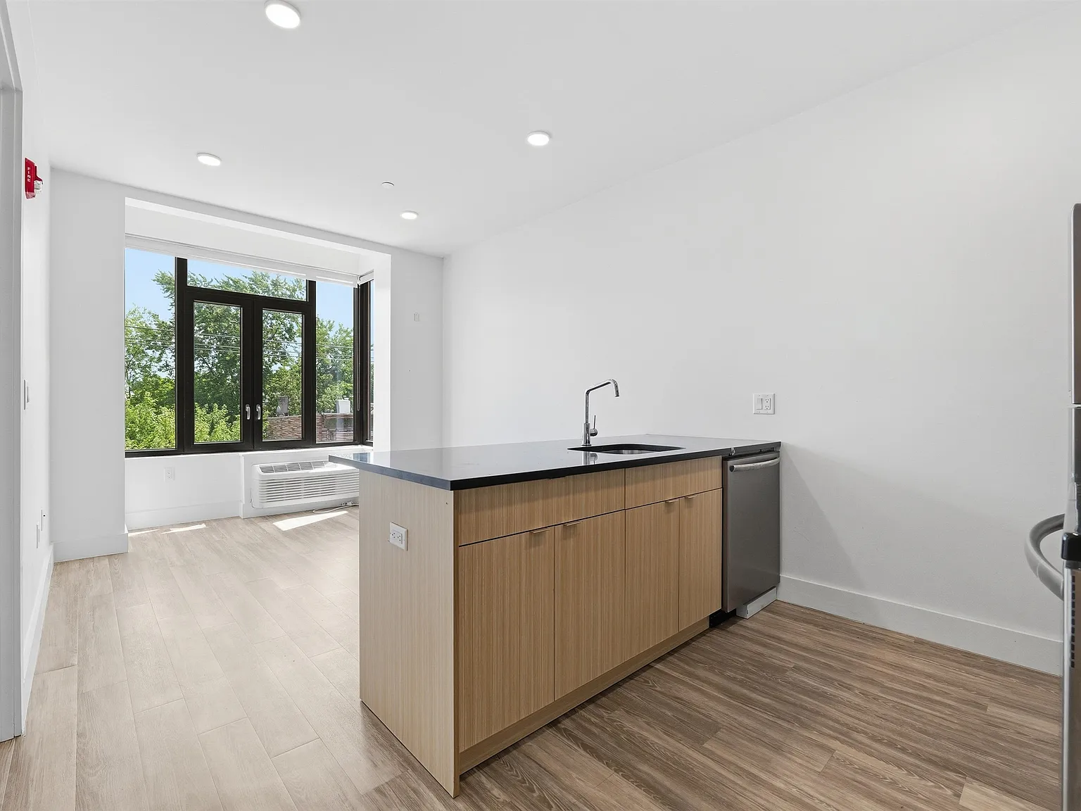ResidentialLease, JC Bergen-Lafayett, NJ, 07304 — Photo 1