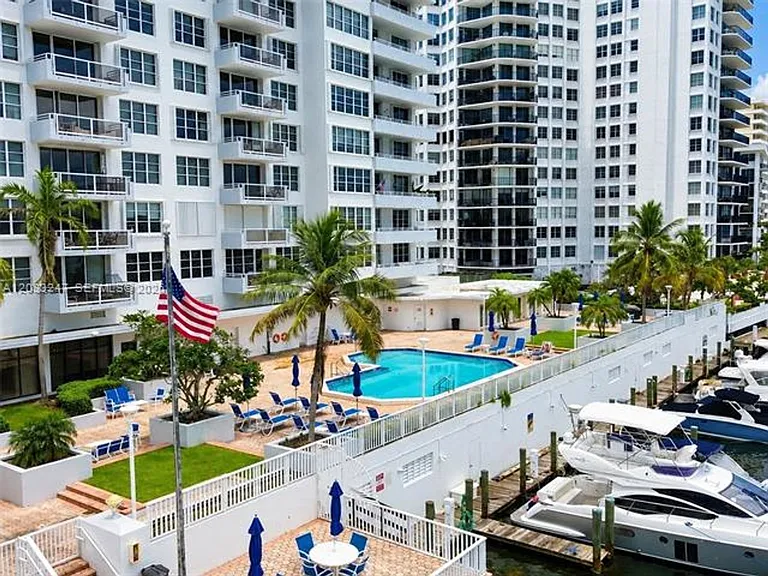 5700 Collins Ave #3A — Photo 27