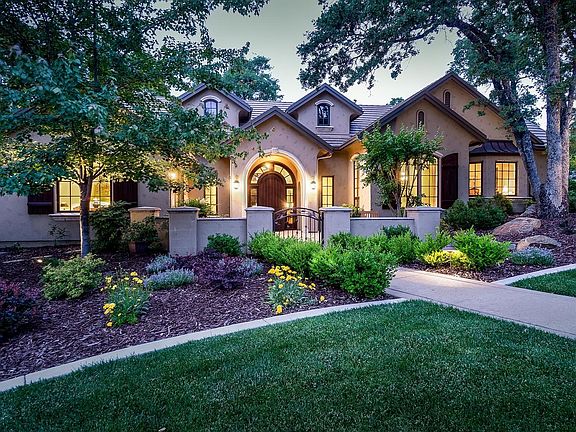 Please view Virtual Tour for more photos