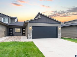 9229 W Laverne Wipf St, Sioux Falls, SD 57106