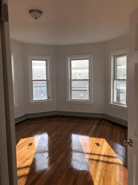 3 bed, $4,250 — Photo 4
