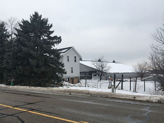 3rd image of 9381 E Vermontville Hwy