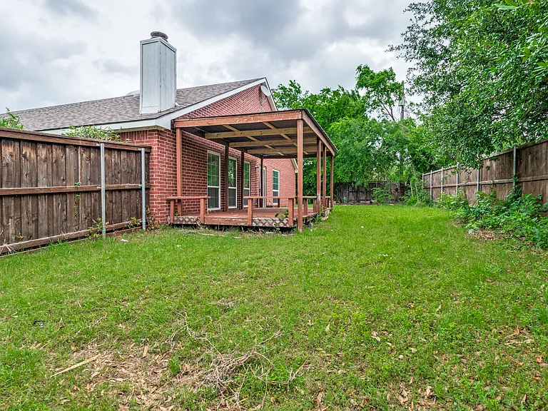 528 Lester St — Photo 25