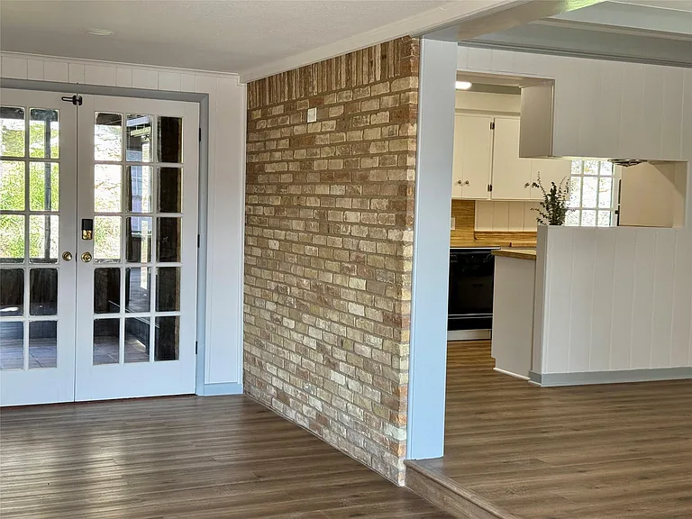5811 Highland Hills Dr — Photo 17