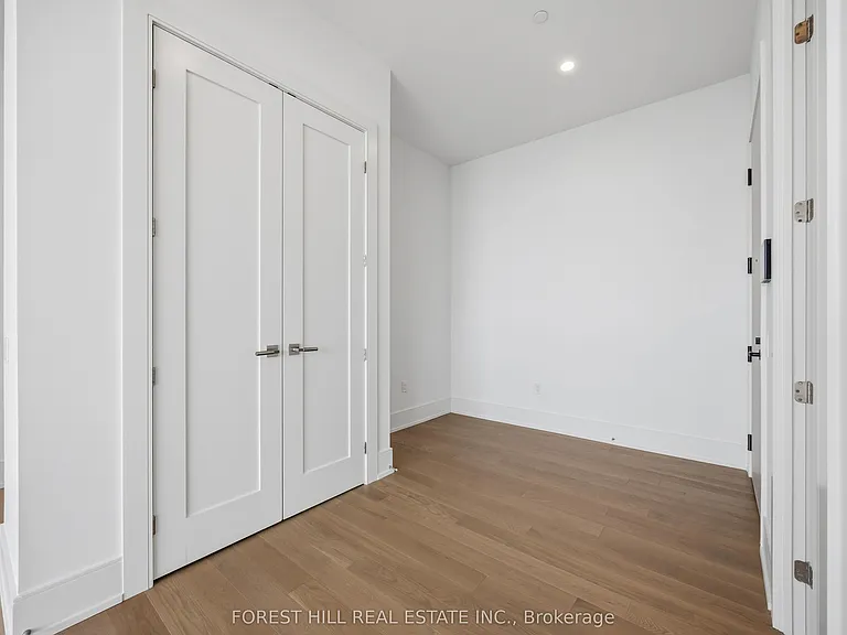 10 Inn On The Park Dr #Penthouse 3 — Photo 5
