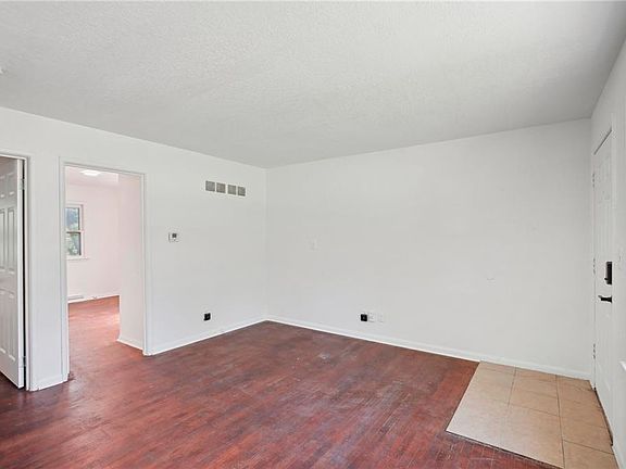 5th image of 1715 N 51st Ter