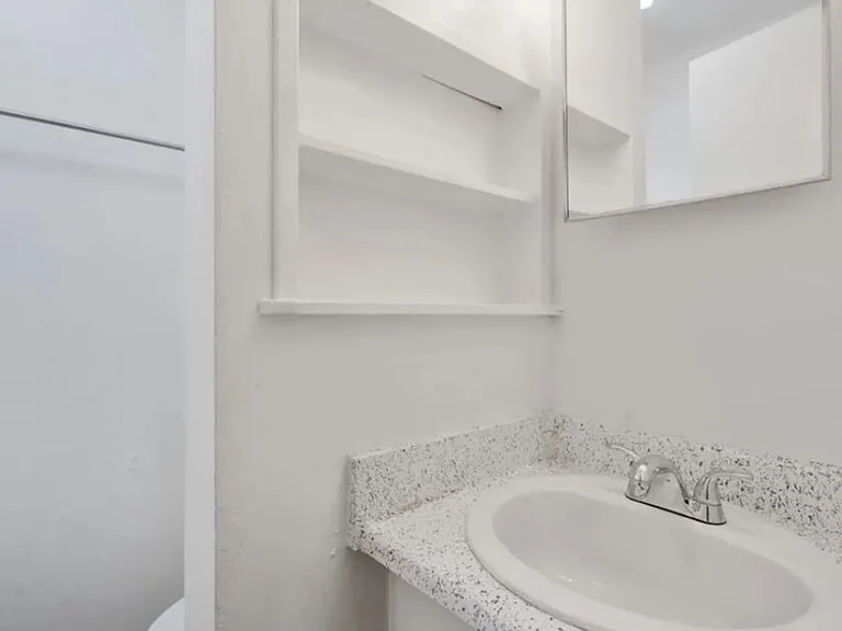 Radius Apartment Homes - $250 Off Move-in Costs! — Photo 17